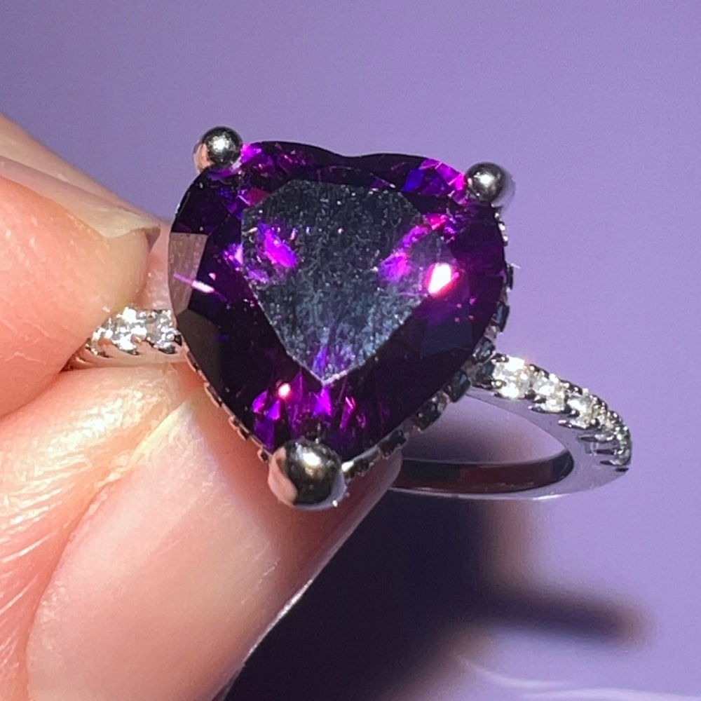 Elegant Purple Heart Ring